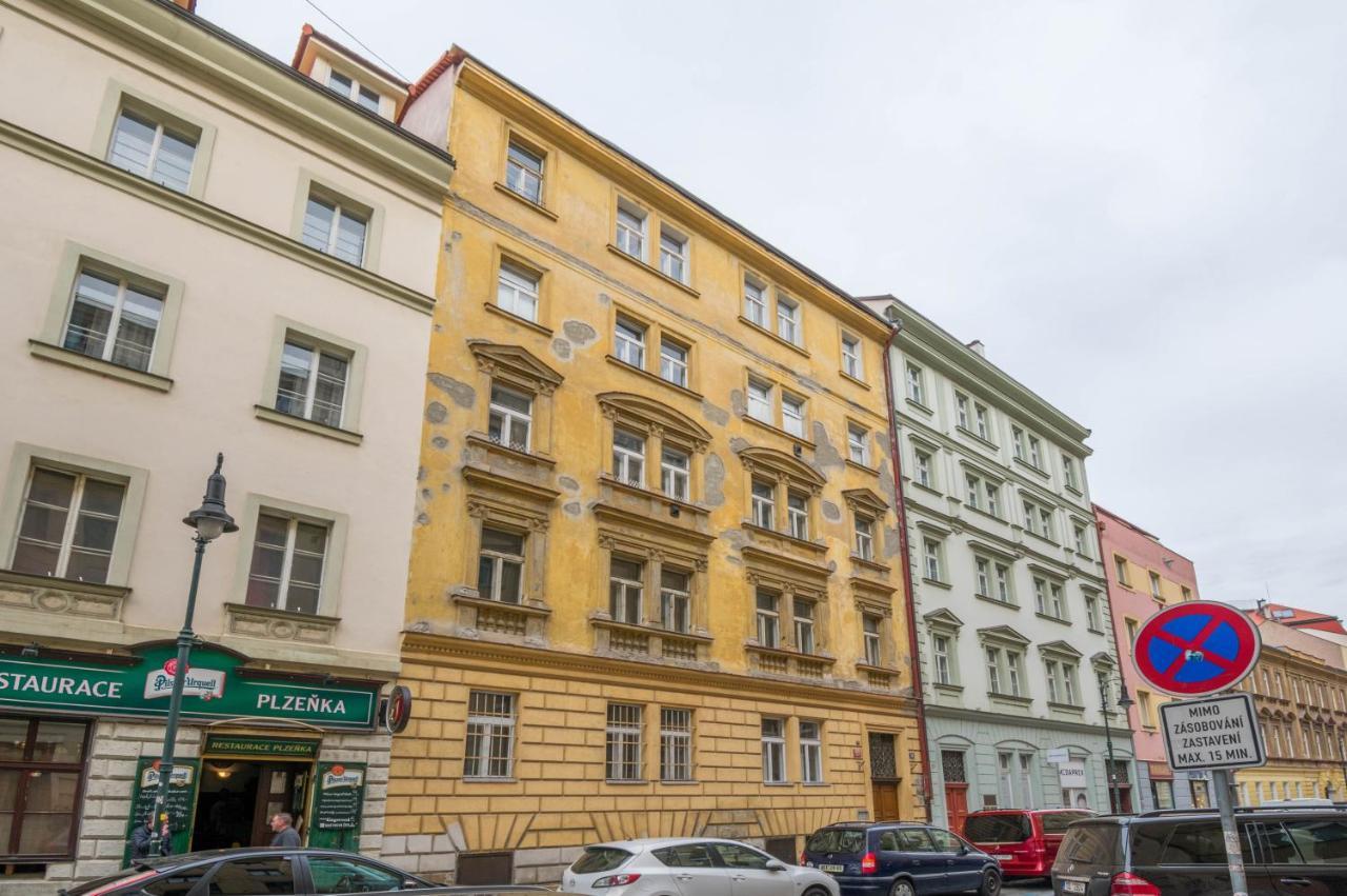 Chest Design Apartments Prag Exteriör bild